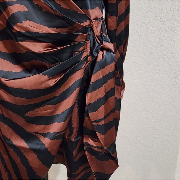 House of Harlow 1960 x Revolve 60s 70s vibes satin zebra dress size medium new!! - Picture 4 of 7